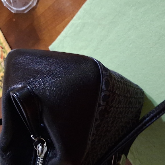 Coach Elegant Black and Gray Designer Handbag - Picture 9 of 16